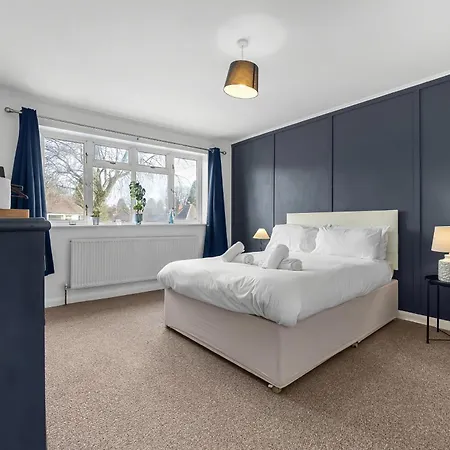 Holiday home Spacious 5 Bed In By 53 Degrees Property, Ideal For Business Stays, Free Parking!