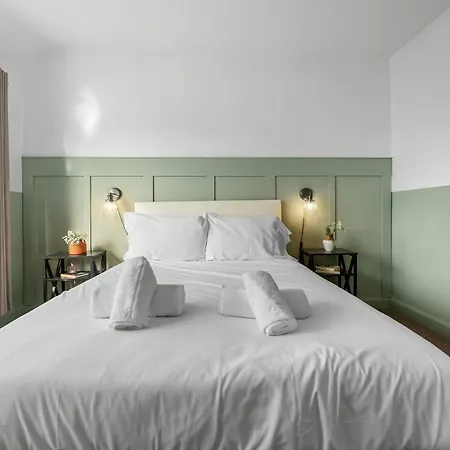 Holiday home Spacious 5 Bed In By 53 Degrees Property, Ideal For Business Stays, Free Parking! *