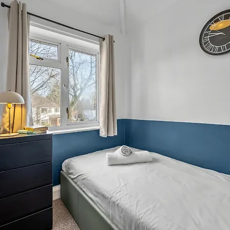 Holiday home Spacious 5 Bed In By 53 Degrees Property, Ideal For Business Stays, Free Parking! Birmingham